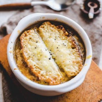 French Onion Soup - Sopa de Cebolla Francesa