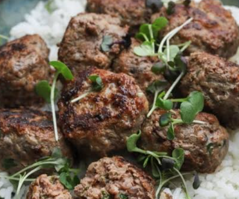 Italian Beef Meatballs in Sauce - Albóndigas Italianas de Res en Salsa