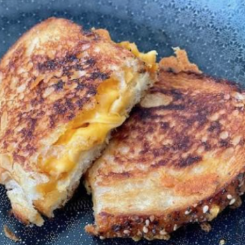 Grilled Cheese Gourmet - Sándwich Gourmet de Queso a la Parrilla